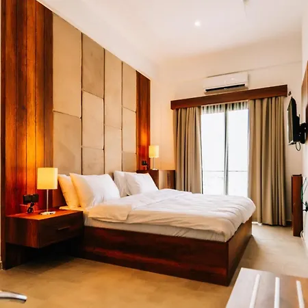 Cezar's Airport Hotel 3*