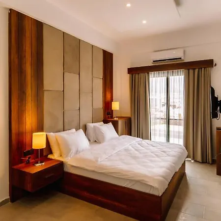 Hotel Cezar's Airport Trachoni (Nicosia)