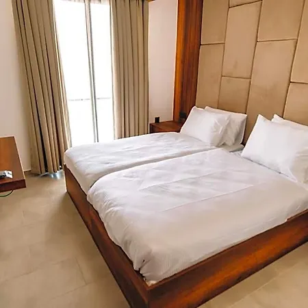 Cezar's Airport Hotel
