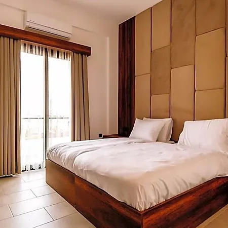 Cezar's Airport Hotel