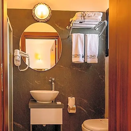 Cezar's Airport Hotel 3*