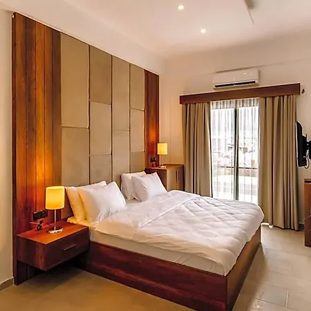 Hotel Cezar's Airport Trachoni (Nicosia)