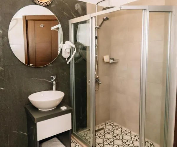 Cezar's Airport 3* Nicosie