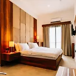 Cezar's Airport Hotel 3*