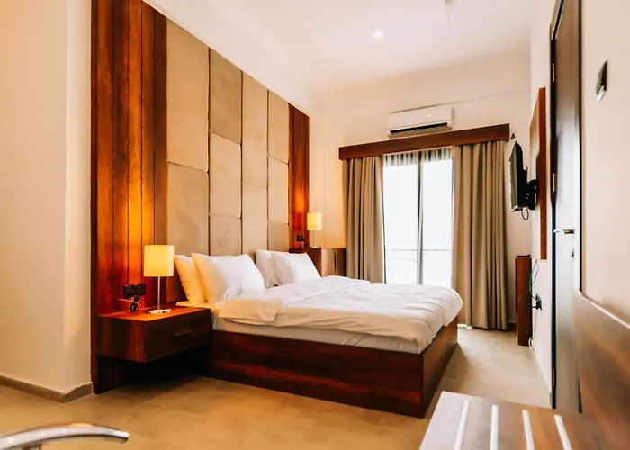 Cezar's Airport Otel 3*